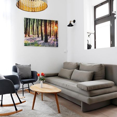 Nieb By Rockchair Apartments L Superhost Status L 3 Bedrooms Boxspringbeds 3 Bathrooms In Center "Kurfuerstendamm" - Cozy Family & Business Flair Welcomes You! Berlim Exterior foto